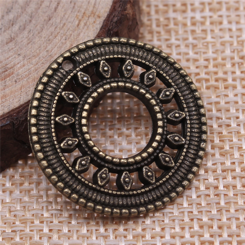 Vintage Fashion Jewelry - 10 قطع من المعلقات الدائرية مقاس