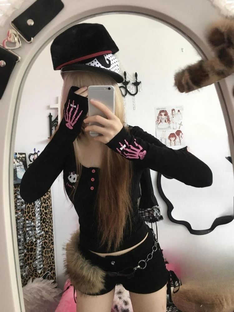تي شيرت نسائي بطباعة كرتونية ب - مراجعة Vintage Fashion Streetwear وسعره