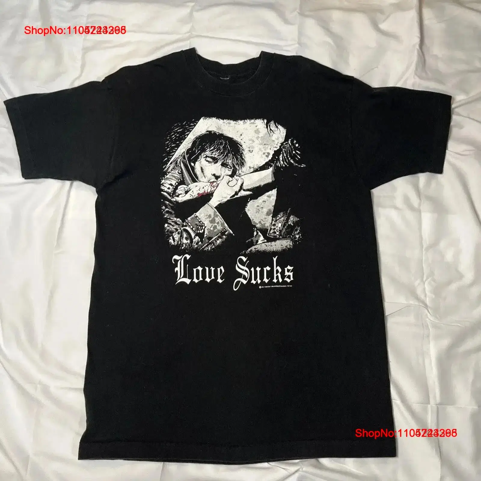 تي شيرت كلاسيكي 90s Love Sucks - مراجعة Vintage Fashion Victim Shirt وسعره